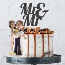Toppers e figuras para bolos de casamento