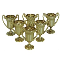 Mini troféus dourados - 6 peças
