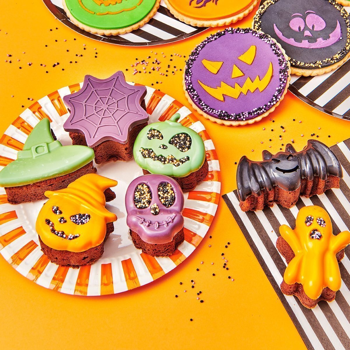 Molde de figuras de Halloween - Wilton - 7 cavidades - 2
