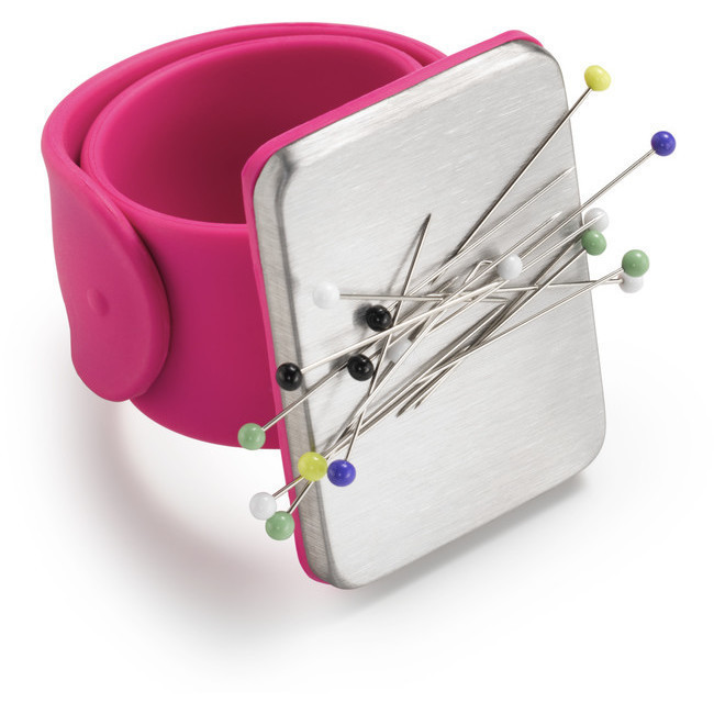 Vista frontal del bracelete magnética de pinça - Prym en stock