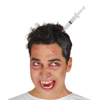 Bandolete da seringa cravada na cabeça