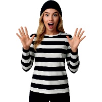 Camiseta listrada preta e branca para mulher