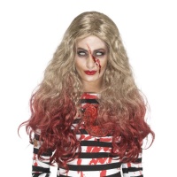 Cabeleira loira ondulada com pontas vermelho-sangue