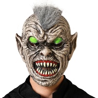 Máscara de monstro de olhos verdes
