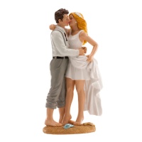 Figura para bolo de casamento dos noivos a beijarem-se na praia - 17 cm