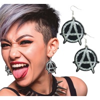 Brincos com símbolo da anarquia
