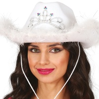 Chapéu de cowgirl branco com penas e coroa prateada