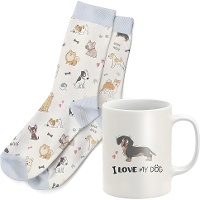 Conjunto de presente com caneca e meias com motivos de cães
