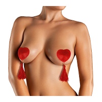 Cobre-mamilos em forma de coração vermelho com borlas