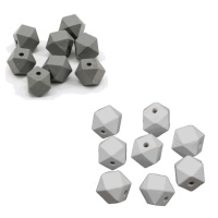 Contas hexagonais de madeira 1,4 cm - 8 unidades