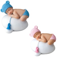 Figura para bolo de batismo de bebé a dormir sobre ovo - 7,5 x 8 cm