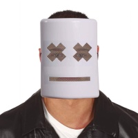 Máscara branca com cruzes