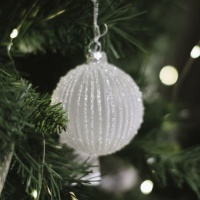 Adorno bola branca de White Christmas de 8 cm - 6 unidades