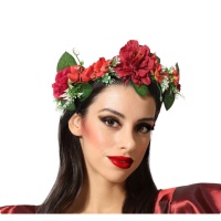 Bandolete de flores vermelhas com folhas