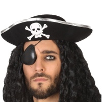 Chapéu de pirata com crânio cruzado