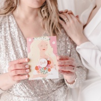 Cartão de cumprimentos para noiva com alfinete