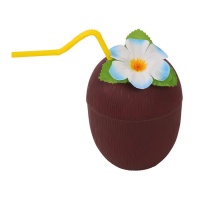 Copo de coco com palhinha e flor