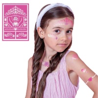 Modelo para a maquilhagem de princesa infantil