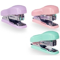Grampeador de cores sortidas com 500 grampos - 1 unidade
