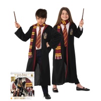 Disfarce de Harry Potter com cachecol, gravata e varinha em caixa