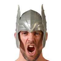 Capacete de super-herói com asas
