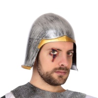 Capacete medieval envelhecido