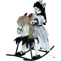 Boneca assustadora com cavalinho balanço com luz, som e movimento de 70 cm