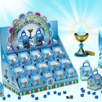 Caixas de comunhão azul com amêndoas cobertas com chocolate de 35 gr - Tukan - 15 unidades