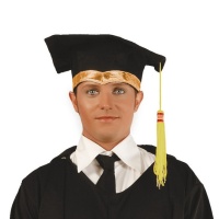 Chapéu de estudante com rebordo dourado