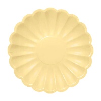 Pratos em forma de flor 18 cm - 8 unidades