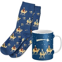 Kit presente de Natal dos Reis Magos com caneca e meias azuis