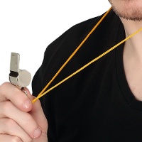 Pack de apitos metálicos com corda - 4 unidades