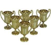 Mini troféus dourados - 6 peças